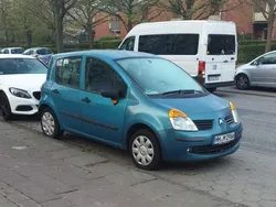 Blau Gebraucht 2004 Renault Modus Van / Kleinbus | 1.750 €