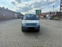 Grau Gebraucht 2006 Citroën Berlingo Van / Kleinbus | 4.500 € (Teuer)