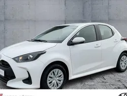 Weiß Gebraucht 2024 Toyota Yaris Hybrid Business Edition Limousine | 22.990 € (Fairer Preis)