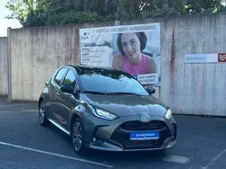 Oxide bronze Neu 2025 Toyota Yaris Hybrid Style Limousine | 26.990 € (Fairer Preis)