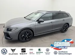 Grey metallic Neu 2025 VW Passat R-line Kombi | 61.500 € (Etwas zu teuer)
