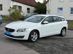Weiß Gebraucht 2017 Volvo V60 Kombi | 9.990 € (Superpreis)