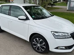 Weiß Gebraucht 2019 Skoda Fabia Ambition Limousine | 11.500 € (Guter Preis)