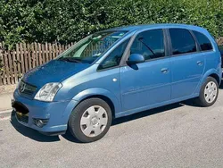 Grün Gebraucht 2009 Opel Meriva Selection Van / Kleinbus | 1.700 € (Fairer Preis)