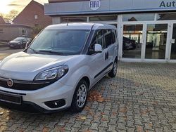 Grau Gebraucht 2023 Fiat Doblò Van / Kleinbus | 20.590 € (Etwas zu teuer)