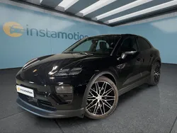 Schwarz Gebraucht 2025 Porsche Macan SUV | 87.949 €