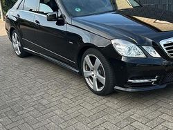 Schwarz Gebraucht 2012 Mercedes E250 AMG Limousine | 15.400 € (Fairer Preis)
