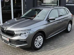 Grau metallic Gebraucht 2024 Skoda Kamiq Drive SUV | 23.990 € (Fairer Preis)