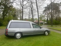 Silber Gebraucht 1999 Opel Omega Kombi | 5.200 €
