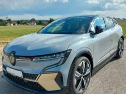 Grau Gebraucht 2022 Renault Mégane Iconic Limousine | 25.990 € (Guter Preis)