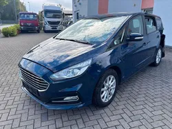 Blau Gebraucht 2021 Ford S-MAX Trend Van / Kleinbus | 7.200 €