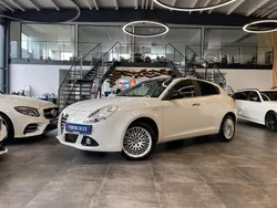 Weiß Gebraucht 2016 Alfa Romeo Giulietta Kleinwagen | 9.499 € (Fairer Preis)
