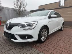 Weiß Gebraucht 2017 Renault Mégane GrandTour Play Kombi | 8.800 € (Guter Preis)