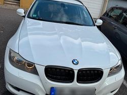 Weiß Gebraucht 2011 BMW 318 Kombi | 8.899 € (Teuer)