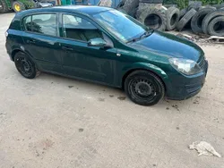 Grün Gebraucht 2005 Opel Astra Limousine | 1.800 € (Fairer Preis)
