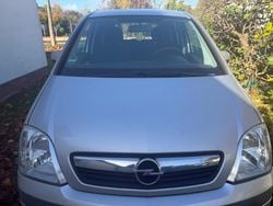 Silber Gebraucht 2010 Opel Meriva Van / Kleinbus | 800 € (Guter Preis)