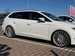 Weiß Gebraucht 2015 Seat Leon ST Kombi | 6.500 € (Fairer Preis)