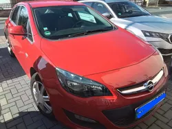 Rot Gebraucht 2014 Opel Astra Eco Limousine | 7.900 € (Fairer Preis)