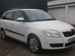 Weiß Gebraucht 2008 Skoda Fabia Ambiente Kombi | 2.500 € (Fairer Preis)