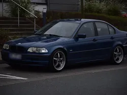 Blau Gebraucht 2001 BMW 316 Sport Line Limousine | 1.499 €