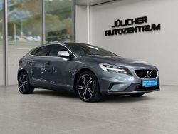 Grau Gebraucht 2017 Volvo V40 Momentum Limousine | 9.790 € (Etwas zu teuer)