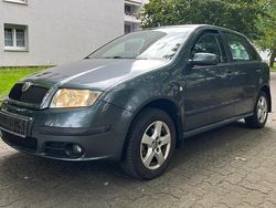 Grau Gebraucht 2005 Skoda Fabia Comfort Kleinwagen | 1.990 € (Fairer Preis)