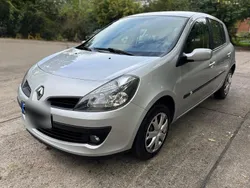 Silber Gebraucht 2007 Renault Clio II Kleinwagen | 1.750 € (Guter Preis)