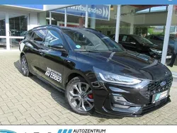 Schwarz Gebraucht 2023 Ford Focus ST-Line Kombi | 22.477 € (Guter Preis)