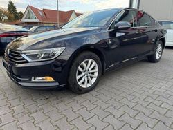 Schwarz Gebraucht 2016 VW Passat Comfortline Limousine | 9.999 € (Guter Preis)