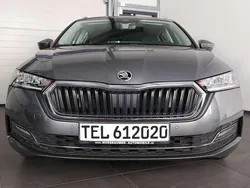 Grau Gebraucht 2023 Skoda Octavia Style Kombi | 24.889 € (Fairer Preis)