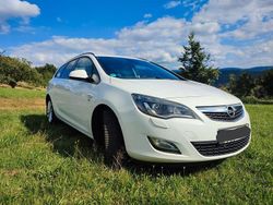 Weiß Gebraucht 2012 Opel Astra Kombi | 4.900 € (Fairer Preis)