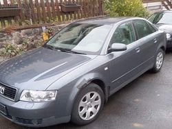 Grau Gebraucht 2001 Audi A4 Limousine | 2.300 € (Fairer Preis)