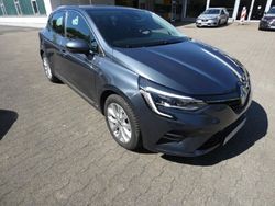 Grau Gebraucht 2020 Renault Clio V Intens Limousine | 17.490 € (Fairer Preis)