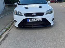 Weiß Gebraucht 2007 Ford Focus ST Coupé | 8.500 €