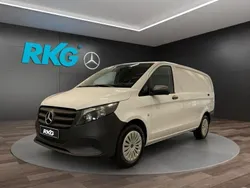 Weiß Gebraucht 2024 Mercedes Vito Van / Kleinbus | 37.354 € (Etwas zu teuer)