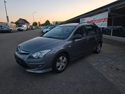 Grau Gebraucht 2012 Hyundai i30 Kombi | 3.900 € (Guter Preis)