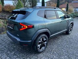 Grün Neu 2025 Dacia Duster Extreme SUV | 27.890 € (Etwas zu teuer)