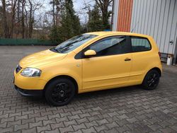 Gelb Gebraucht 2010 VW Fox Style Kleinwagen | 1.750 € (Fairer Preis)