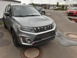 Grau Gebraucht 2020 Suzuki Vitara Comfort+ SUV | 19.990 € (Etwas zu teuer)