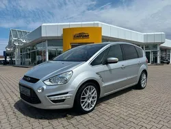 Silber Gebraucht 2011 Ford S-MAX Titanium Van / Kleinbus | 3.990 €