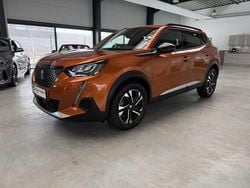 Orange (metallic) Gebraucht 2023 Peugeot 2008 Allure SUV | 16.879 € (Guter Preis)