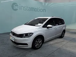 Weiß Gebraucht 2024 VW Touran Comfortline Van / Kleinbus | 34.156 € (Fairer Preis)