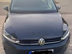 Grau Gebraucht 2019 VW Touran Trendline Van / Kleinbus | 13.700 € (Fairer Preis)