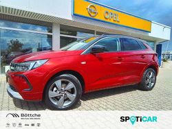 Lackierung bright red/metallic Gebraucht 2024 Opel Grandland X Elegance SUV | 33.990 €