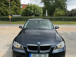 Blau Gebraucht 2006 BMW 318 Limousine | 5.500 € (Fairer Preis)