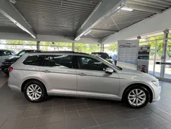 Reflexsilber Gebraucht 2021 VW Passat Business Kombi | 20.300 € (Fairer Preis)