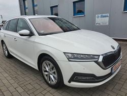 Weiß Gebraucht 2020 Skoda Octavia First Edition Kombi | 16.999 € (Fairer Preis)