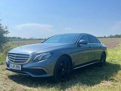 Grau Gebraucht 2016 Mercedes E220 Limousine | 23.000 € (Fairer Preis)