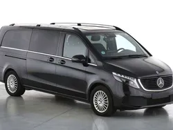 Obsidianschwarz metallic Gebraucht 2024 Mercedes EQV300 Avantgarde Van / Kleinbus | 54.890 € (Fairer Preis)