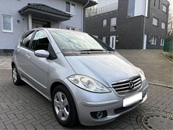 Silber Gebraucht 2005 Mercedes A180 Avantgarde Limousine | 1.590 € (Fairer Preis)